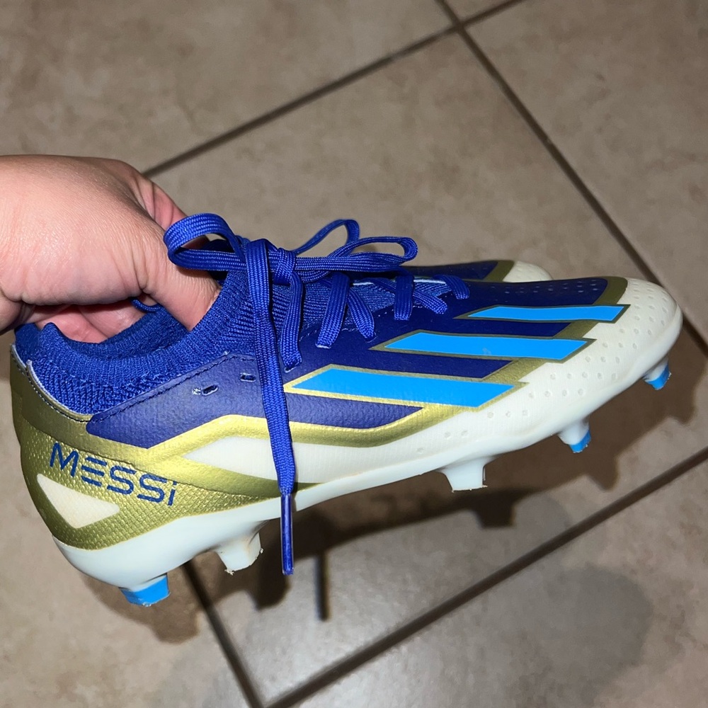 Adidas kids x crazyfast league Messi soccer cleats, size 2.5 kids
